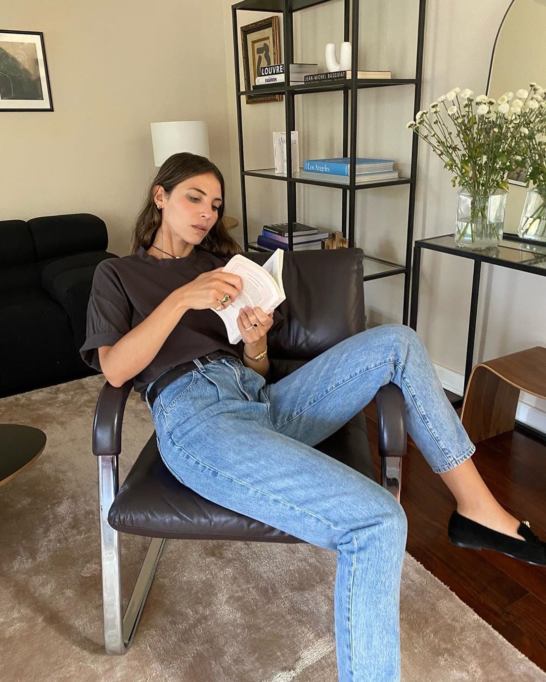 Relaxed Fit Jeans and Simple Tee Relaxed Fit Jeans and Simple Tee — La Outfits