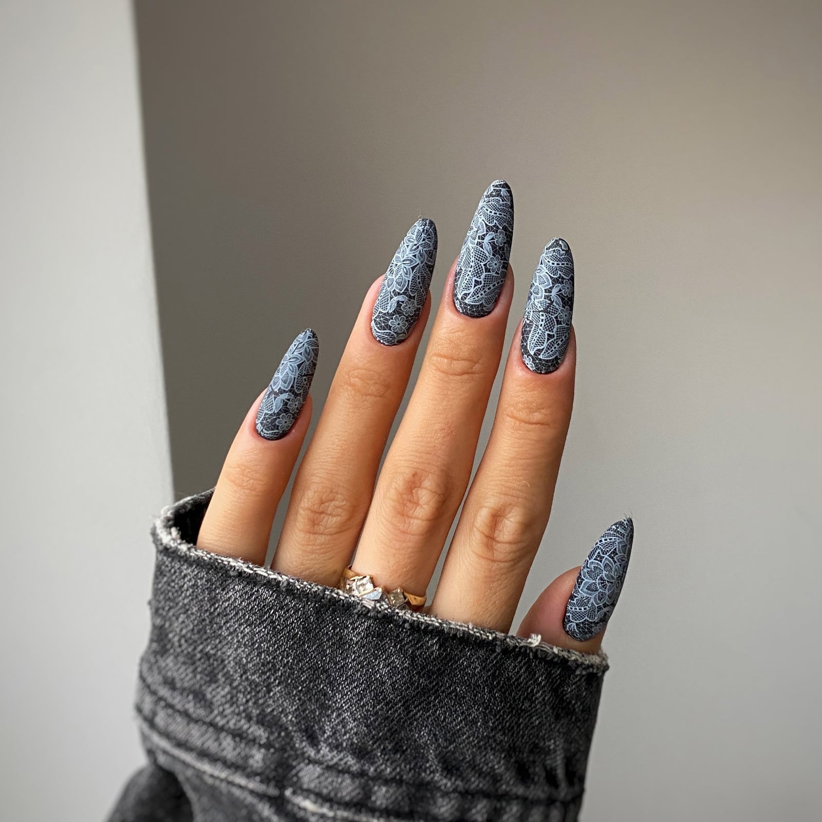 Long Stiletto Nails in Dark Gray with Lace Pattern — Lace Nails