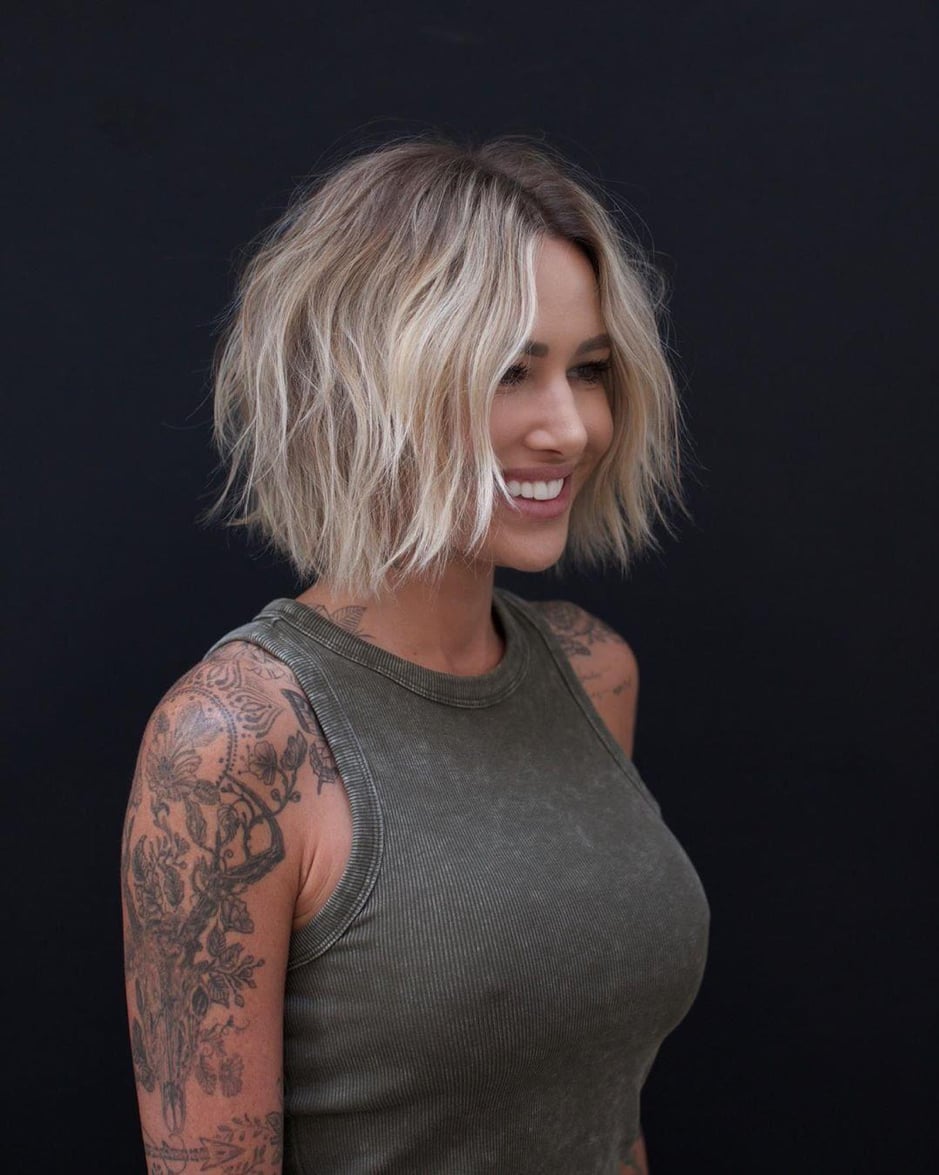 Collarbone Layered Bob With Blonde Balayage — Layered Bob Hairstyles