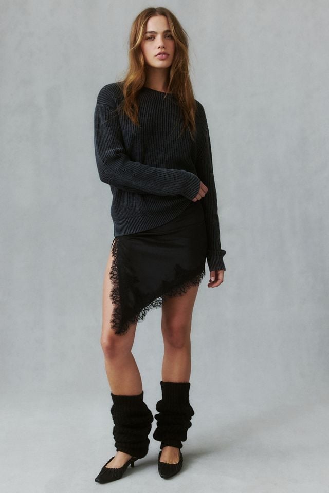 Black Slouchy Leg Warmers with Lace Skirt and Sweater — Leg Warmers Outfits