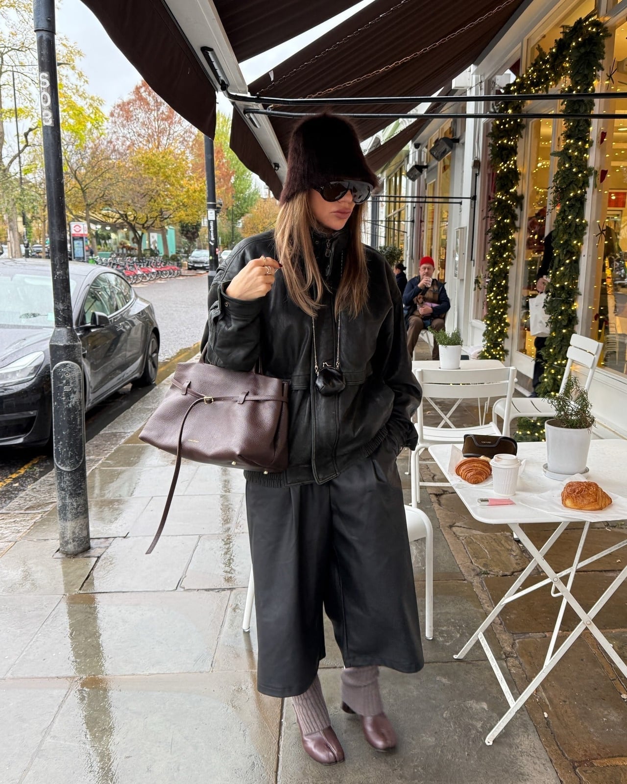Gray Leg Warmers with Leather Jacket and Wide-Leg Trousers — Leg Warmers Outfits