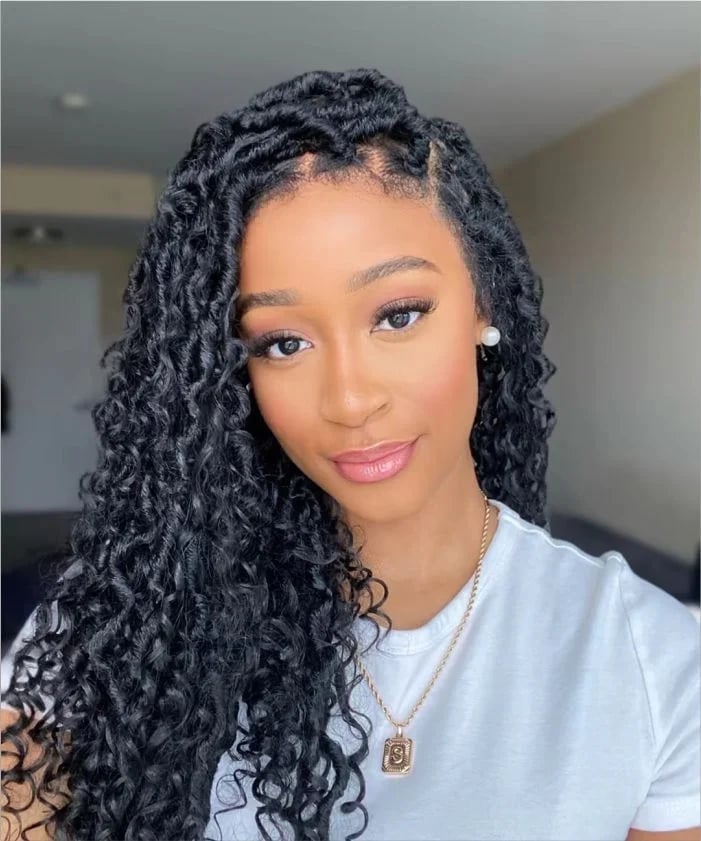 Shoulder-Length Braids With Loose Curls and Side Part Shoulder-Length Braids With Loose Curls and Side Part