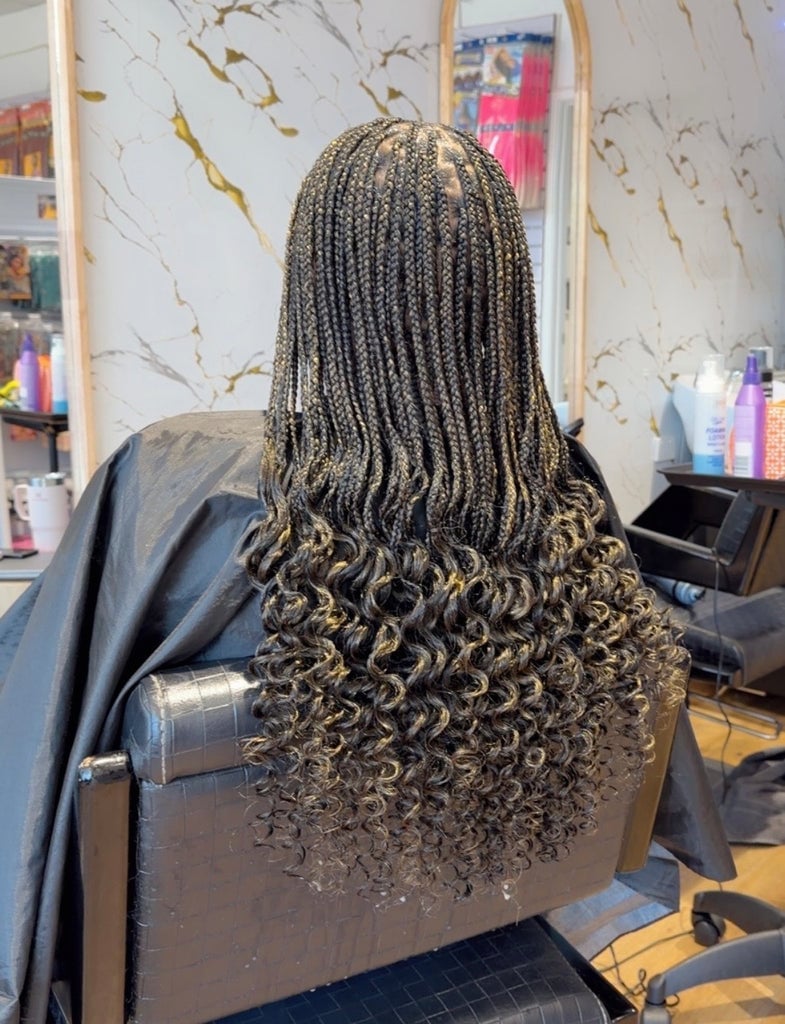 Mid-Back Box Braids Brown With Blonde Highlights Mid-Back Box Braids Brown With Blonde Highlights — Length Braids