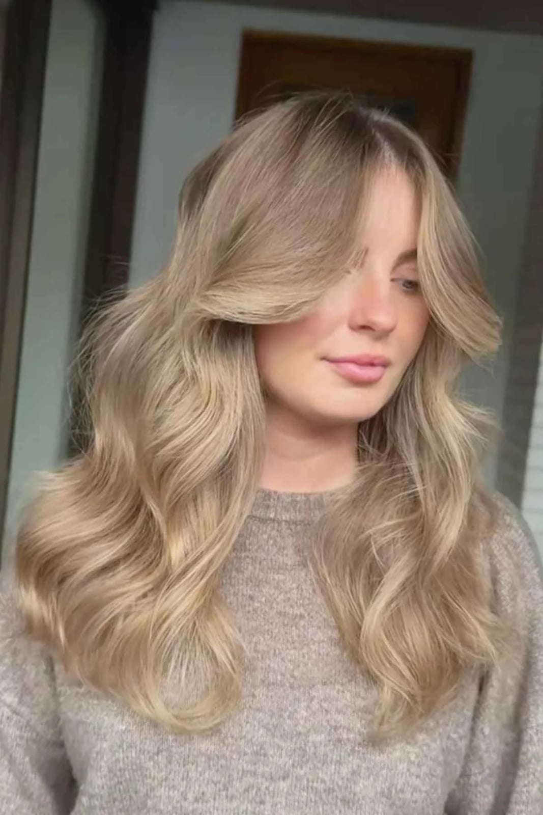 Shoulder Golden Blonde With Face-Framing Layers Shoulder Golden Blonde With Face-Framing Layers — Light Highlights