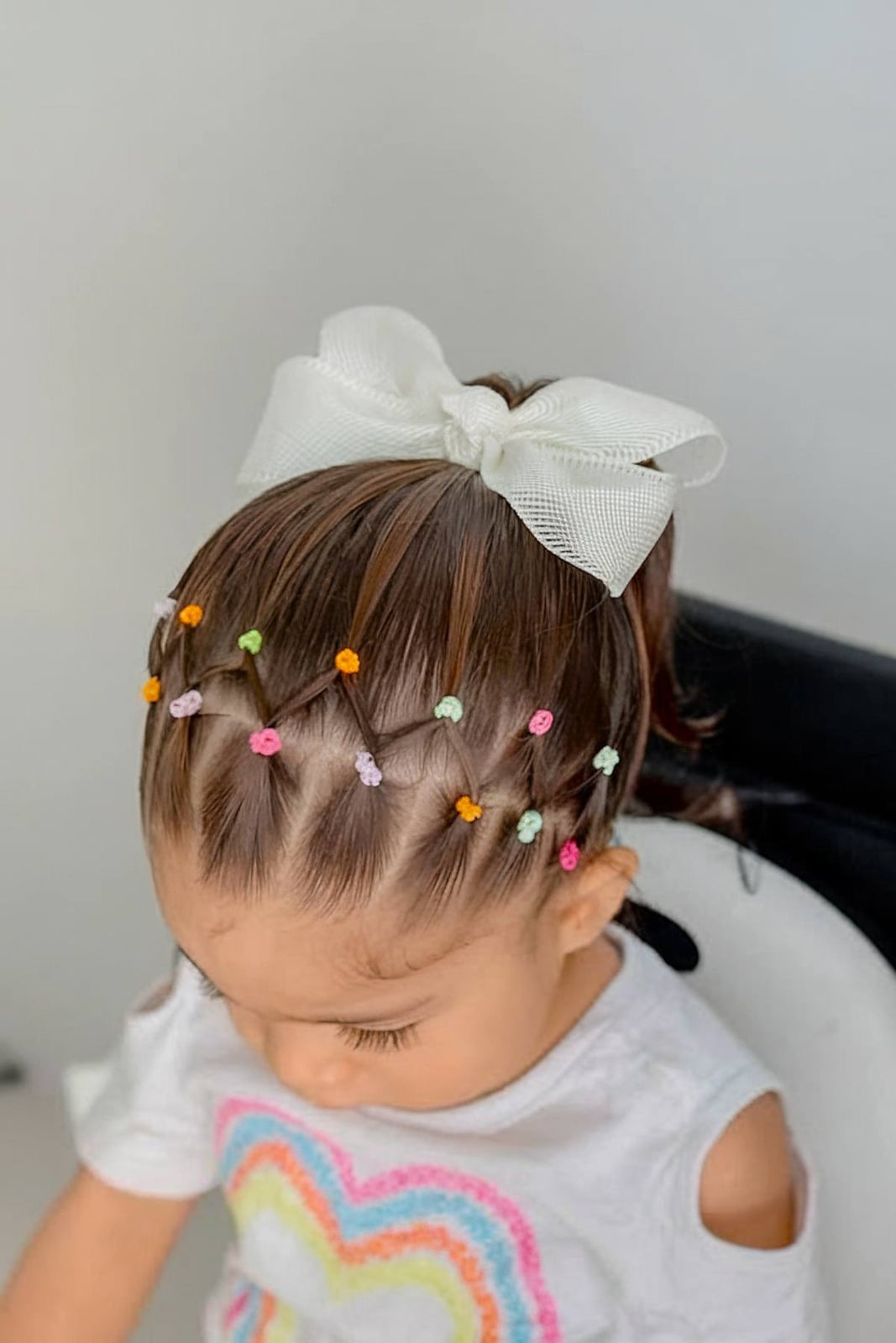 Shoulder Length Straight Hair With Zig-Zag Parting Shoulder Length Straight Hair With Zig-Zag Parting — Little Girl Hairstyles