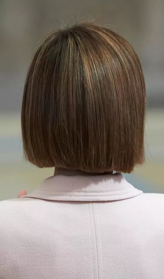 Ear Length Blunt Bob Fine Brown Hair With Lighter Streaks — Lob Hair