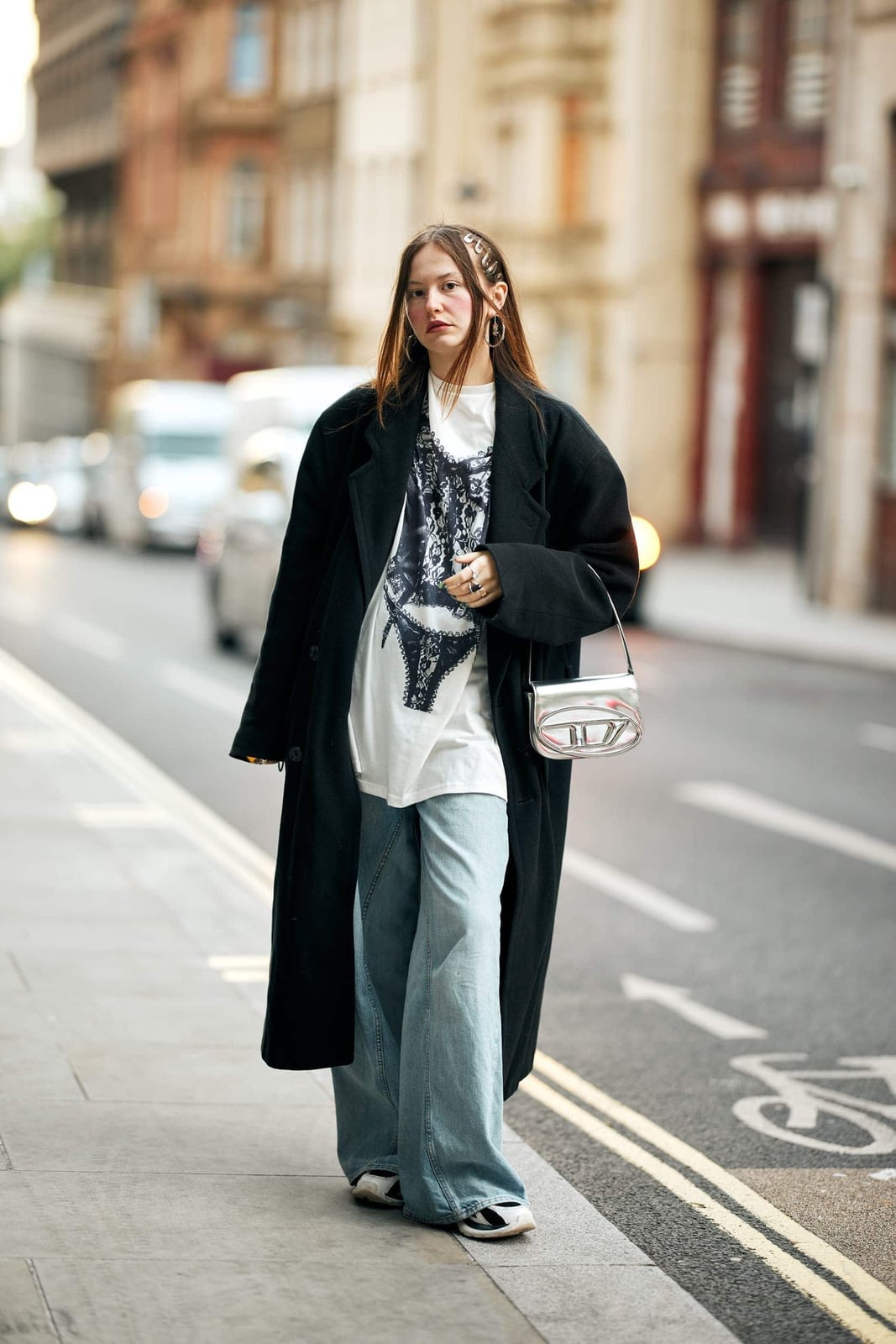 Oversized Coat and Graphic Tee for Street Style Oversized Coat and Graphic Tee for Street Style — London Outfits