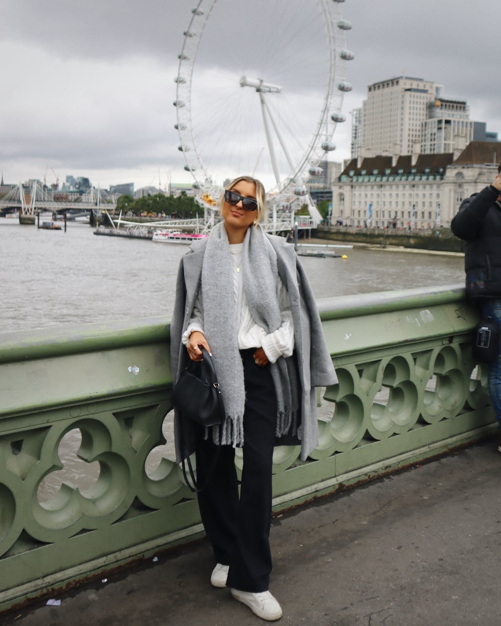 Gray Coat and Scarf with Wide-Leg Trousers Gray Coat and Scarf with Wide-Leg Trousers — London Outfits