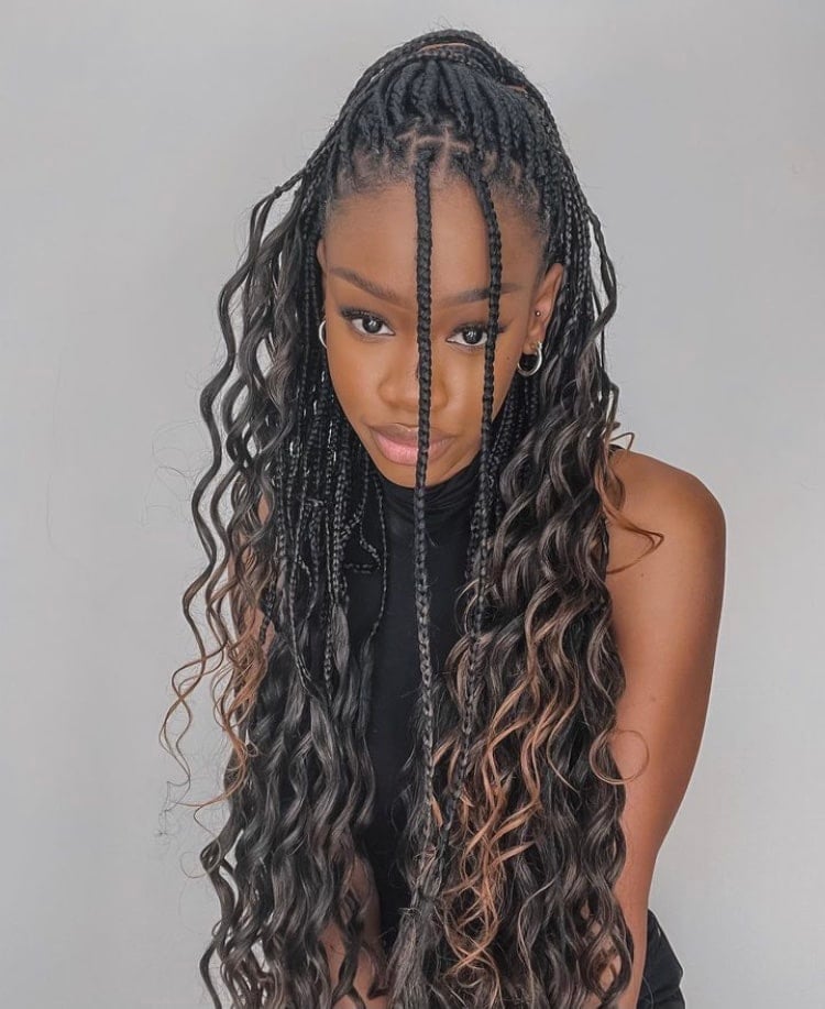 Black Braids With Blonde Highlights And Wavy Ends Black Braids With Blonde Highlights And Wavy Ends — Long Braids