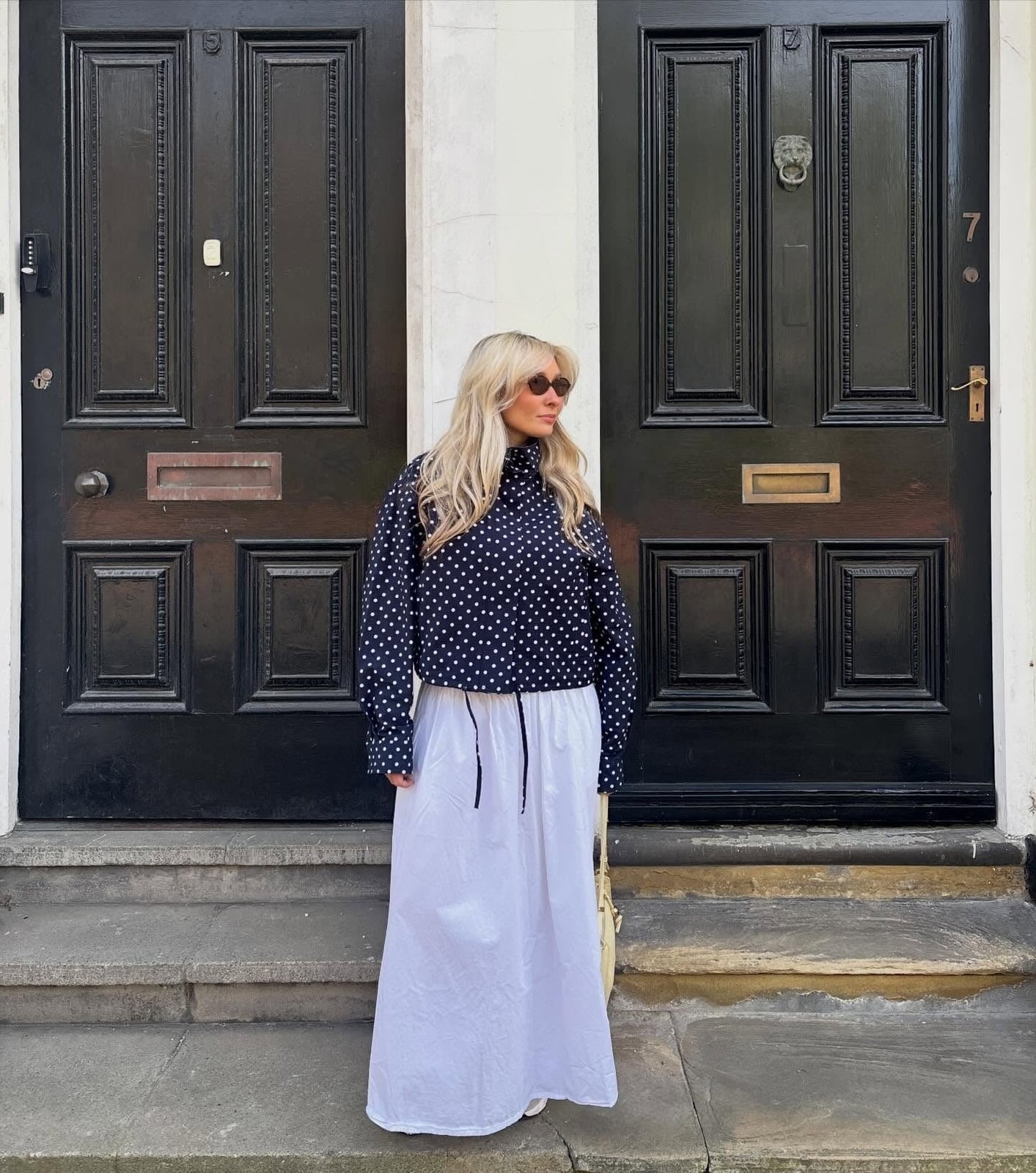 White Maxi Skirt with a Black Polka Dot Turtleneck White Maxi Skirt with a Black Polka Dot Turtleneck — Long Skirt Outfits