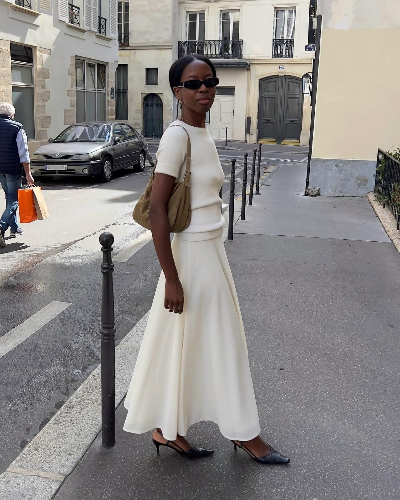 Flowing Ivory Maxi Skirt with a Knit Top Flowing Ivory Maxi Skirt with a Knit Top — Long Skirt Outfits