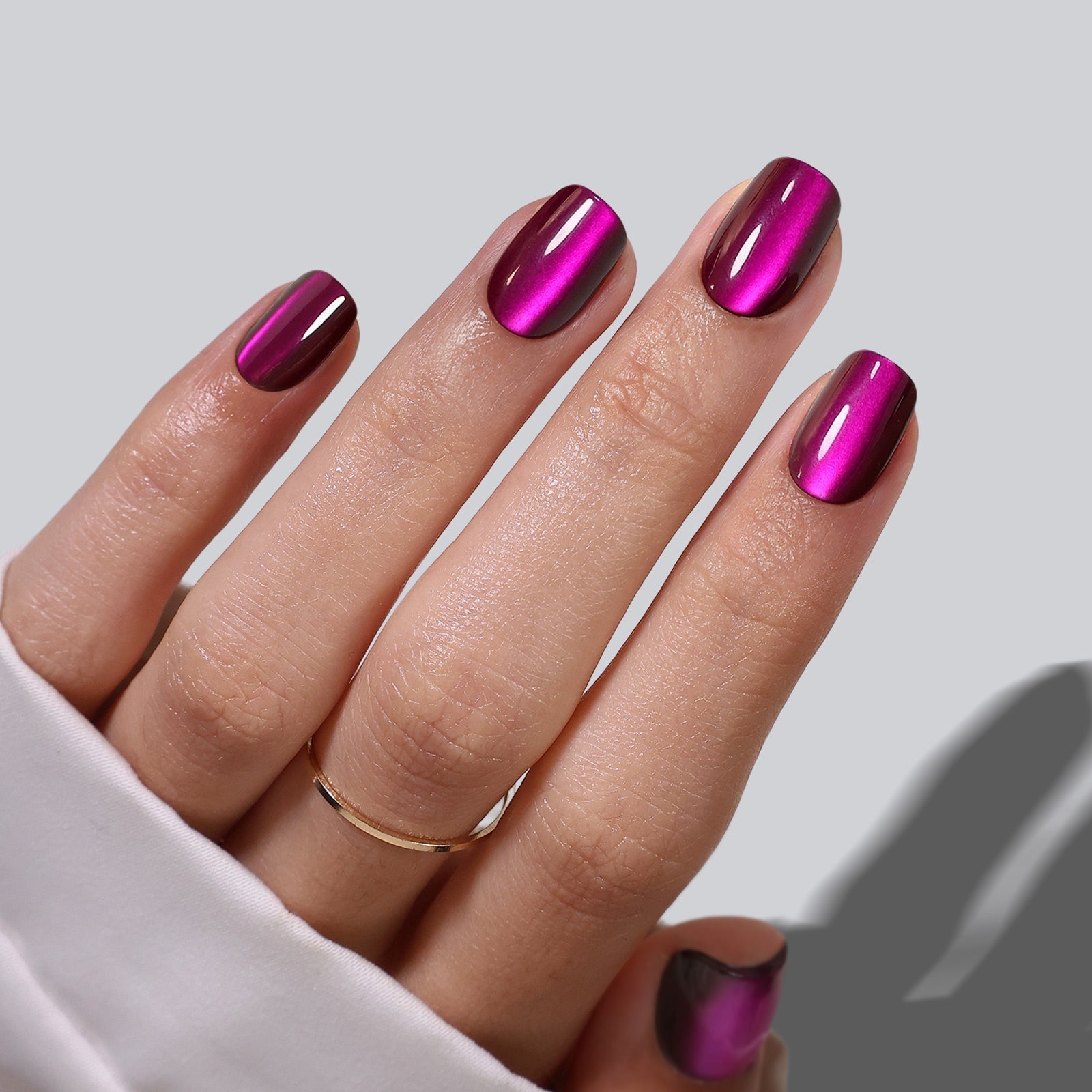 Vibrant Purple Cat-Eye Short Square Nails Vibrant Purple Cat-Eye Short Square Nails — Manicure Nails
