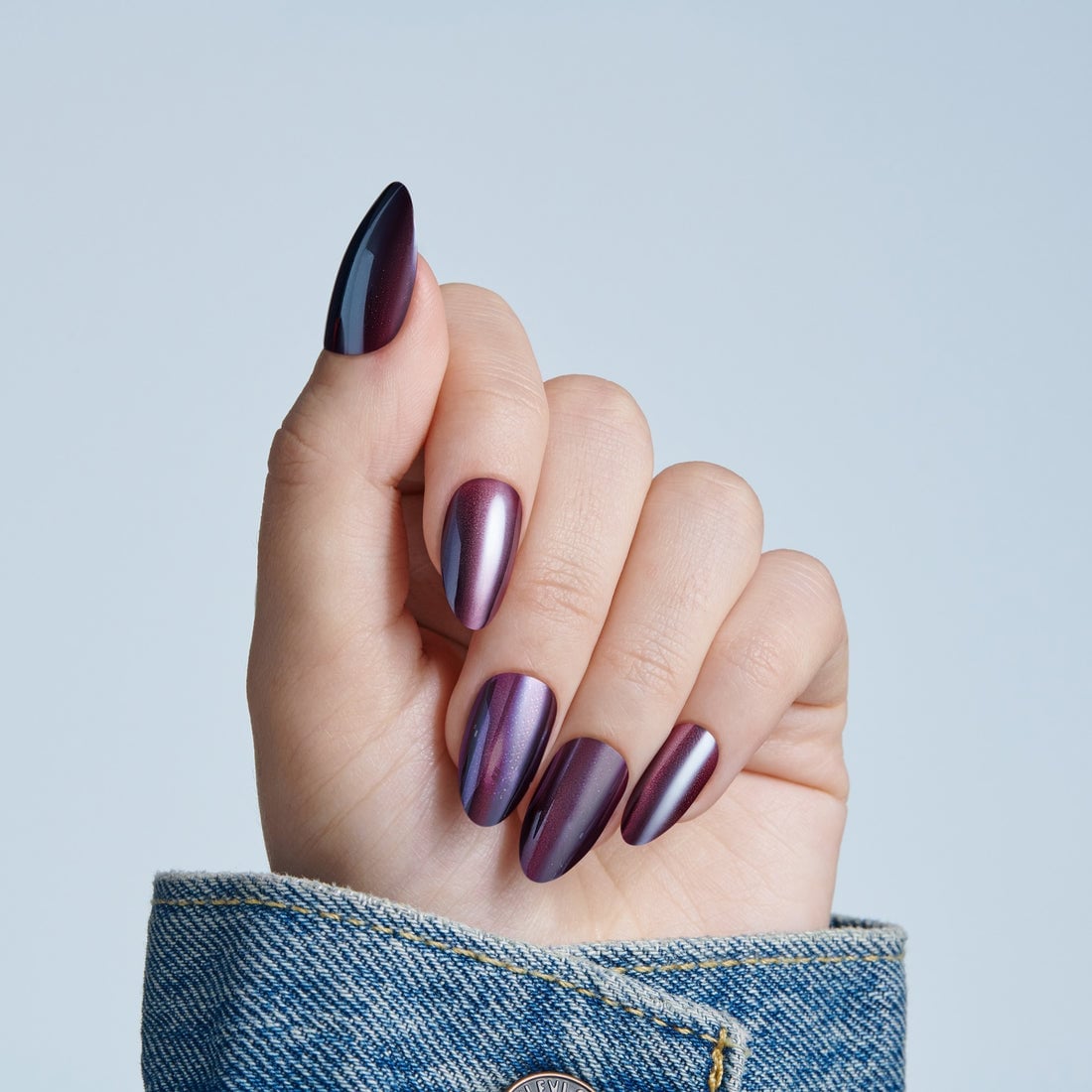 Medium Almond Deep Plum Iridescent Chrome Nails Medium Almond Deep Plum Iridescent Chrome Nails — Manicure Nails