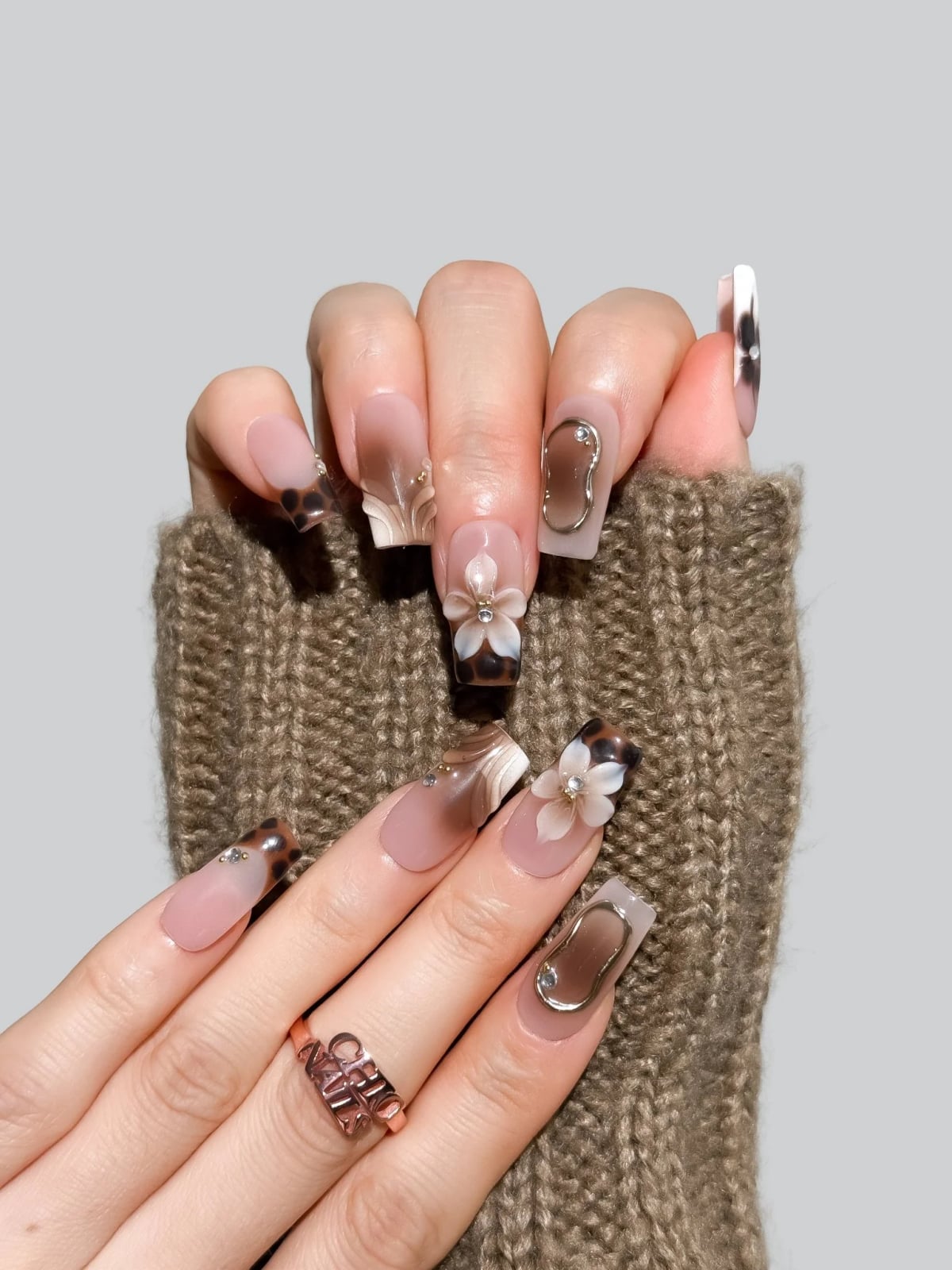 Nude Leopard Print 3D Flowers Rhinestone Medium Square Nails