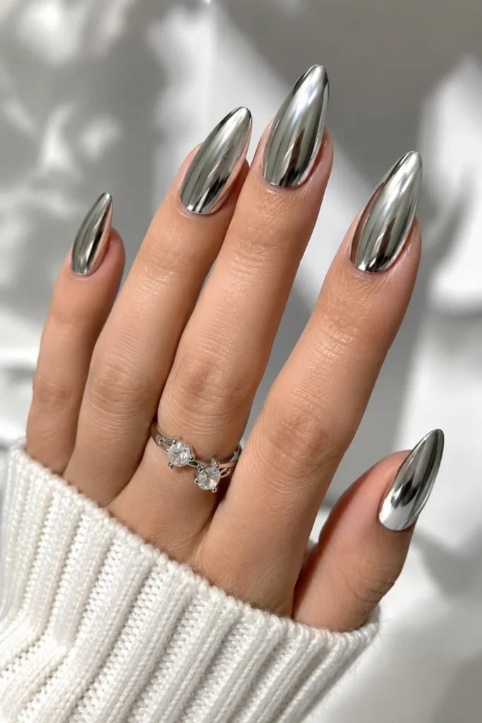 Long Stiletto Silver Mirror Chrome Nails — Metallic Nails