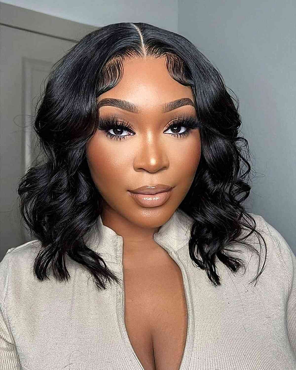 Loose Waves Black Collarbone Bob — Middle Part Bob