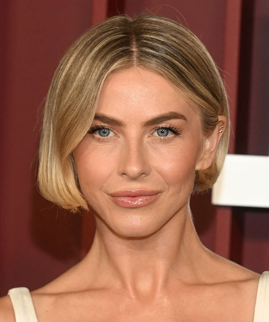Chin Length Blonde Bob With Curtain Bangs — Middle Part Bob