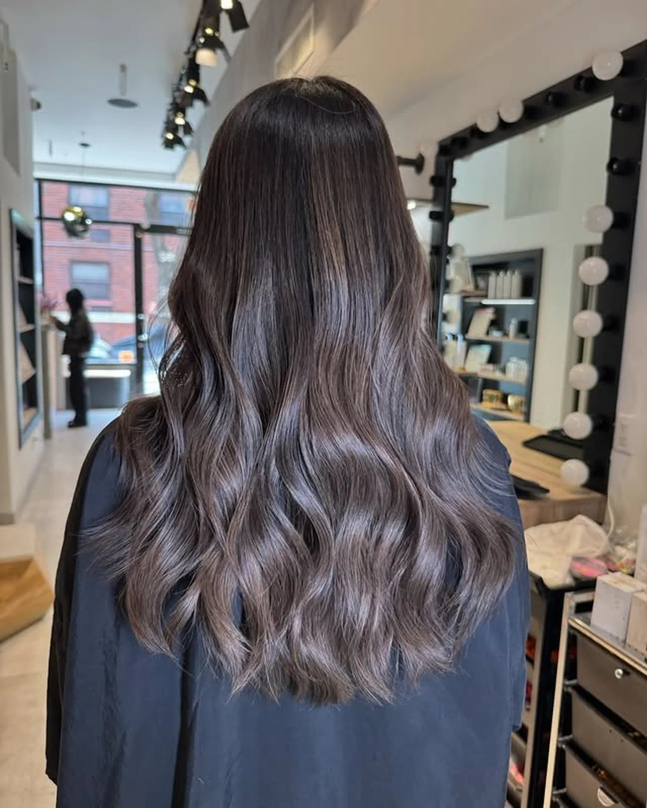 Mid-Back Length Wavy Blowout — Mocha Hair
