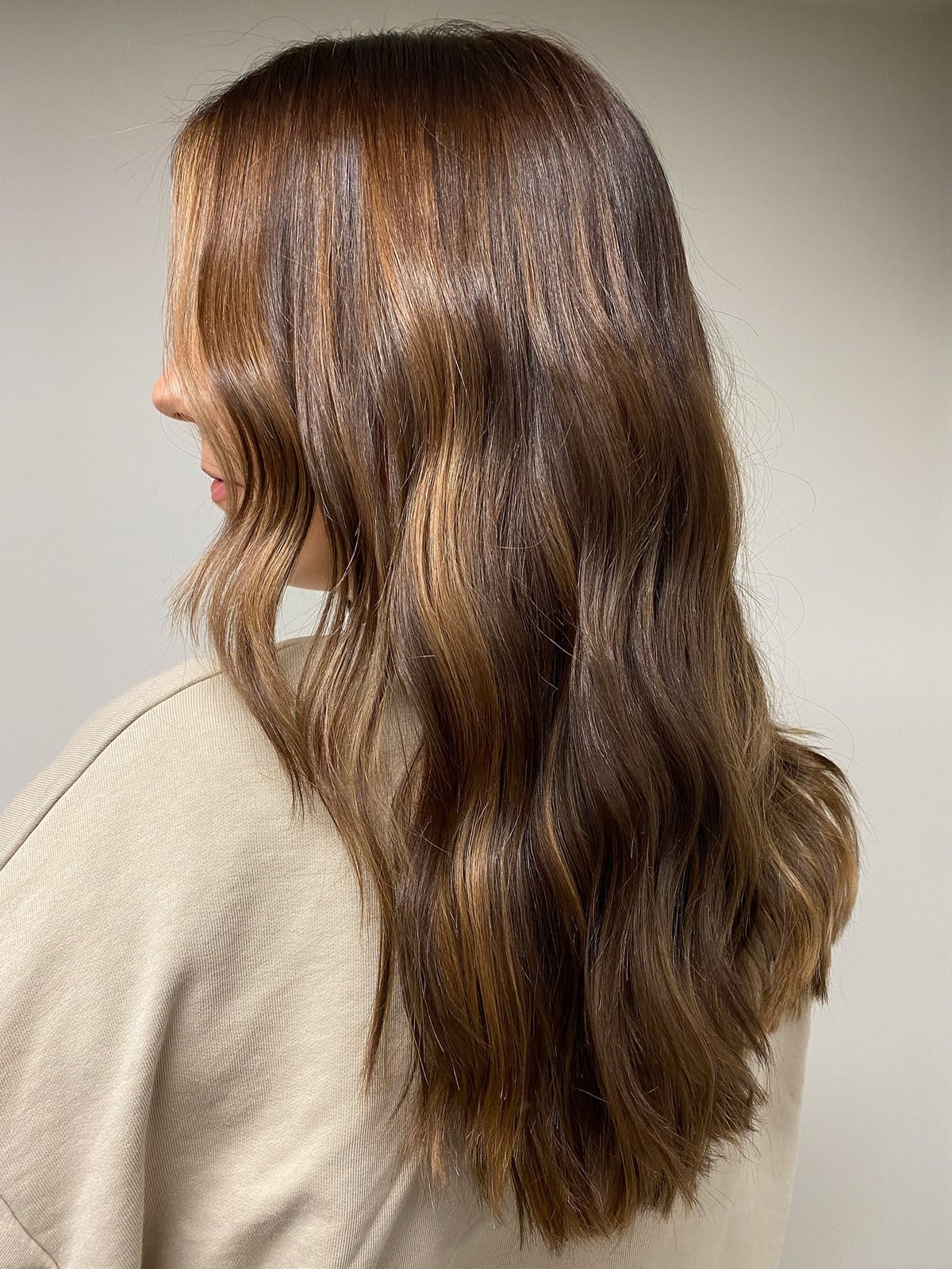 Mid-Back Length Loose Flowing Waves With Long Layers — Mocha Hair
