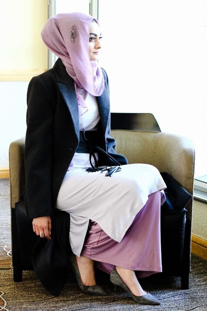 Long Gray Coat with Lilac Hijab — Modest Outfits