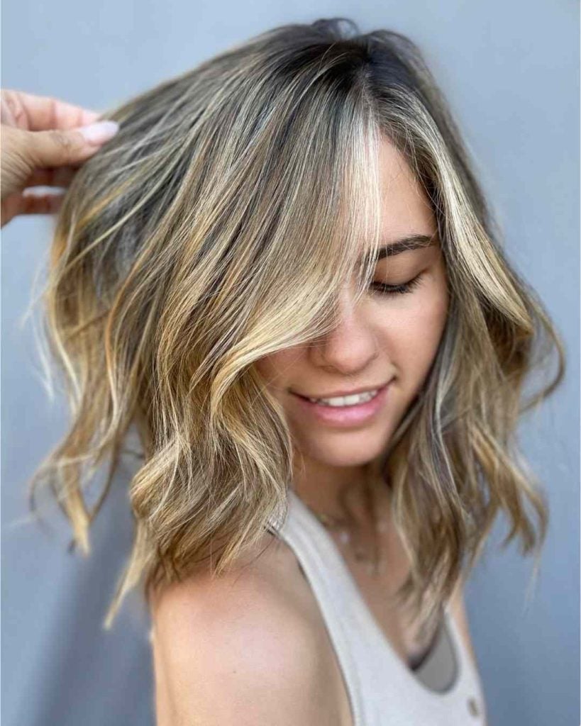Collarbone Lob With Face-Framing Blonde Highlights — Money Piece