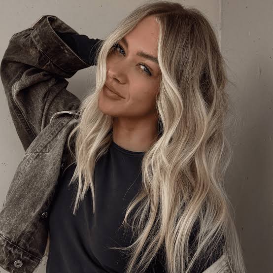 Mid-Back Ash Blonde With Bright Blonde Money Piece, Wavy