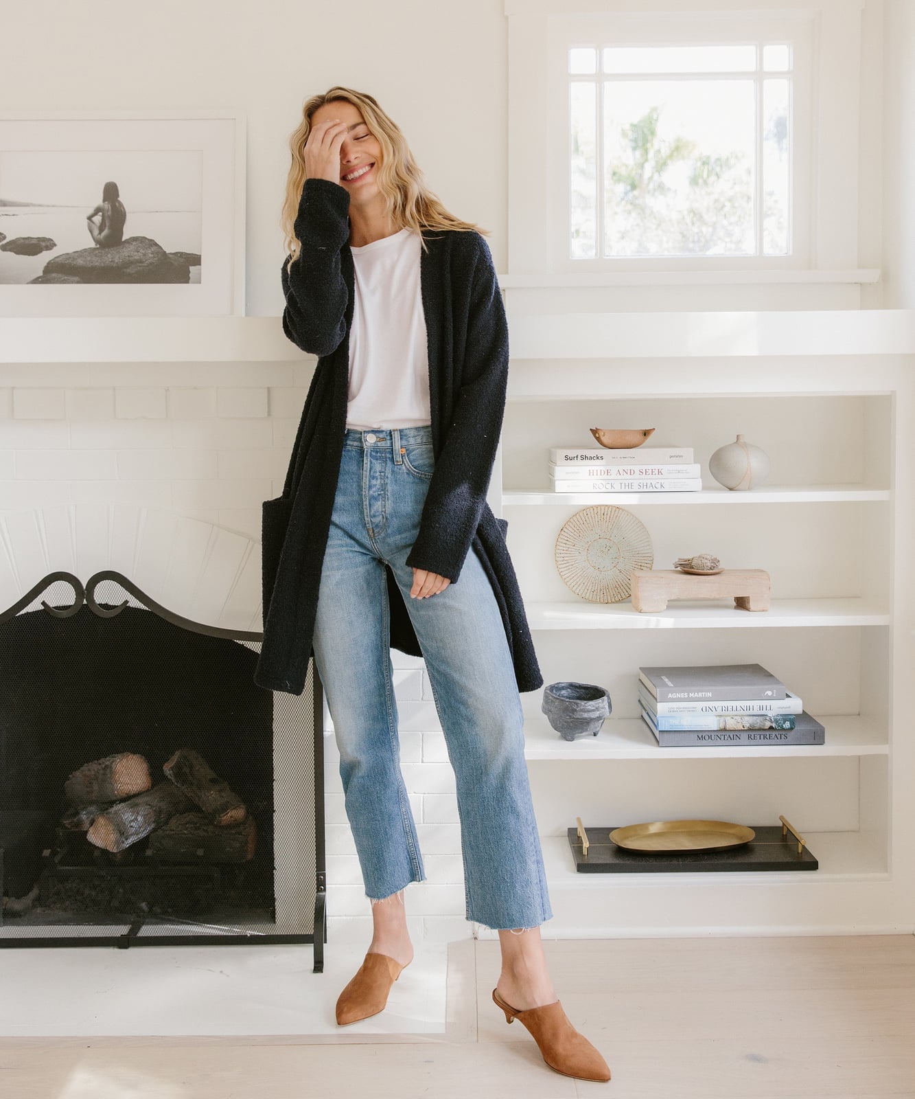 Tan Suede Mules With Long Cardigan And Jeans Tan Suede Mules With Long Cardigan And Jeans — Mules Outfits