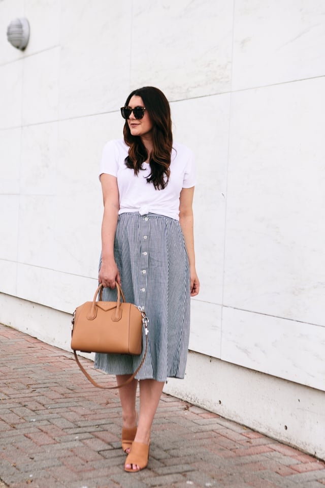 Tan Mules With Striped Midi Skirt And Tied T-shirt Tan Mules With Striped Midi Skirt And Tied T-shirt — Mules Outfits