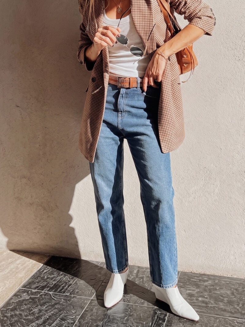 White Mules With Plaid Blazer And Light Wash Jeans White Mules With Plaid Blazer And Light Wash Jeans — Mules Outfits