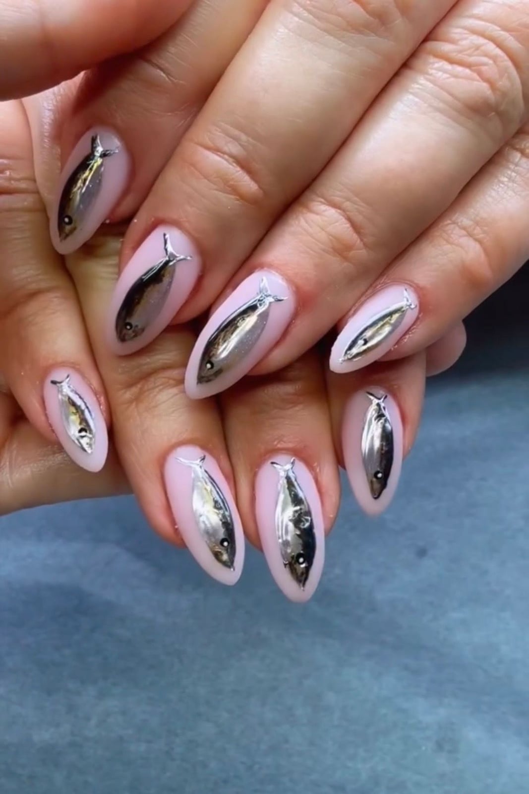 Medium Almond Pale Pink Metallic Fish Nails Medium Almond Pale Pink Metallic Fish Nails — Nail Art