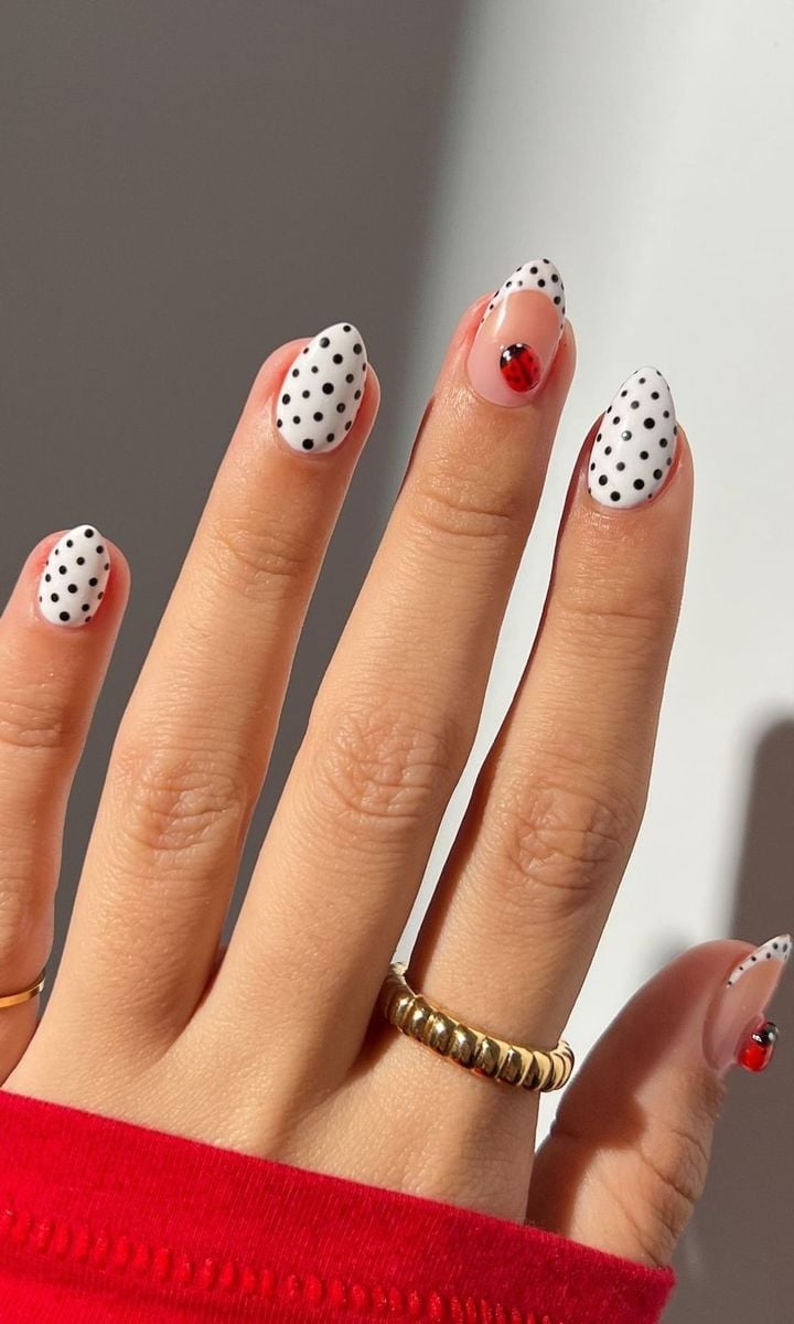 Medium Almond Sheer Ladybug White Dot Nails Medium Almond Sheer Ladybug White Dot Nails — Nail Art