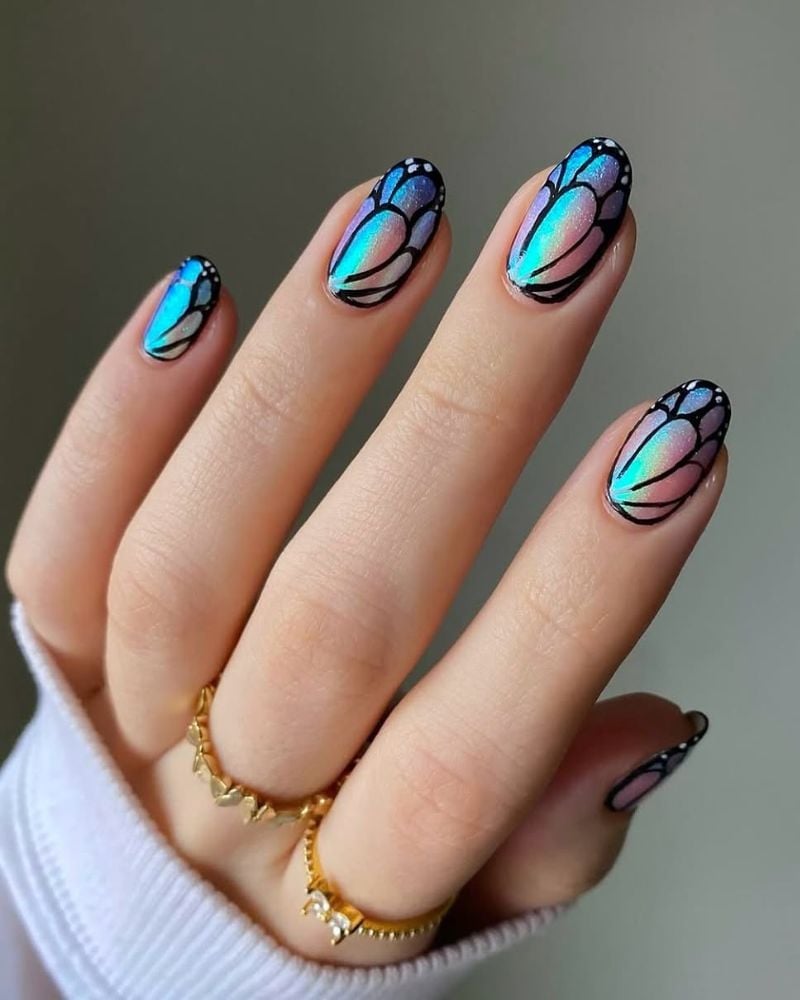 Short Oval Iridescent Chrome Butterfly Wings Nails Short Oval Iridescent Chrome Butterfly Wings Nails — Nail Art