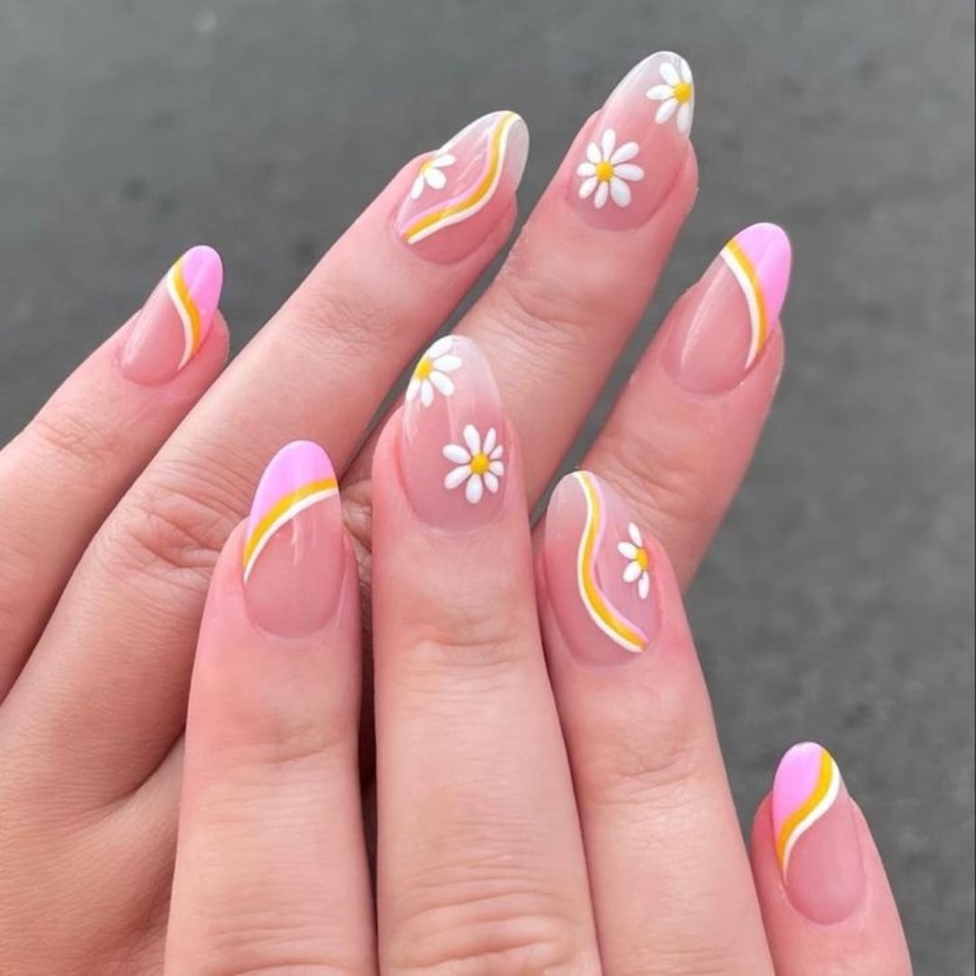Medium Almond Nude Pink French Daisy Wavy Line Nails Medium Almond Nude Pink French Daisy Wavy Line Nails — Nail Art