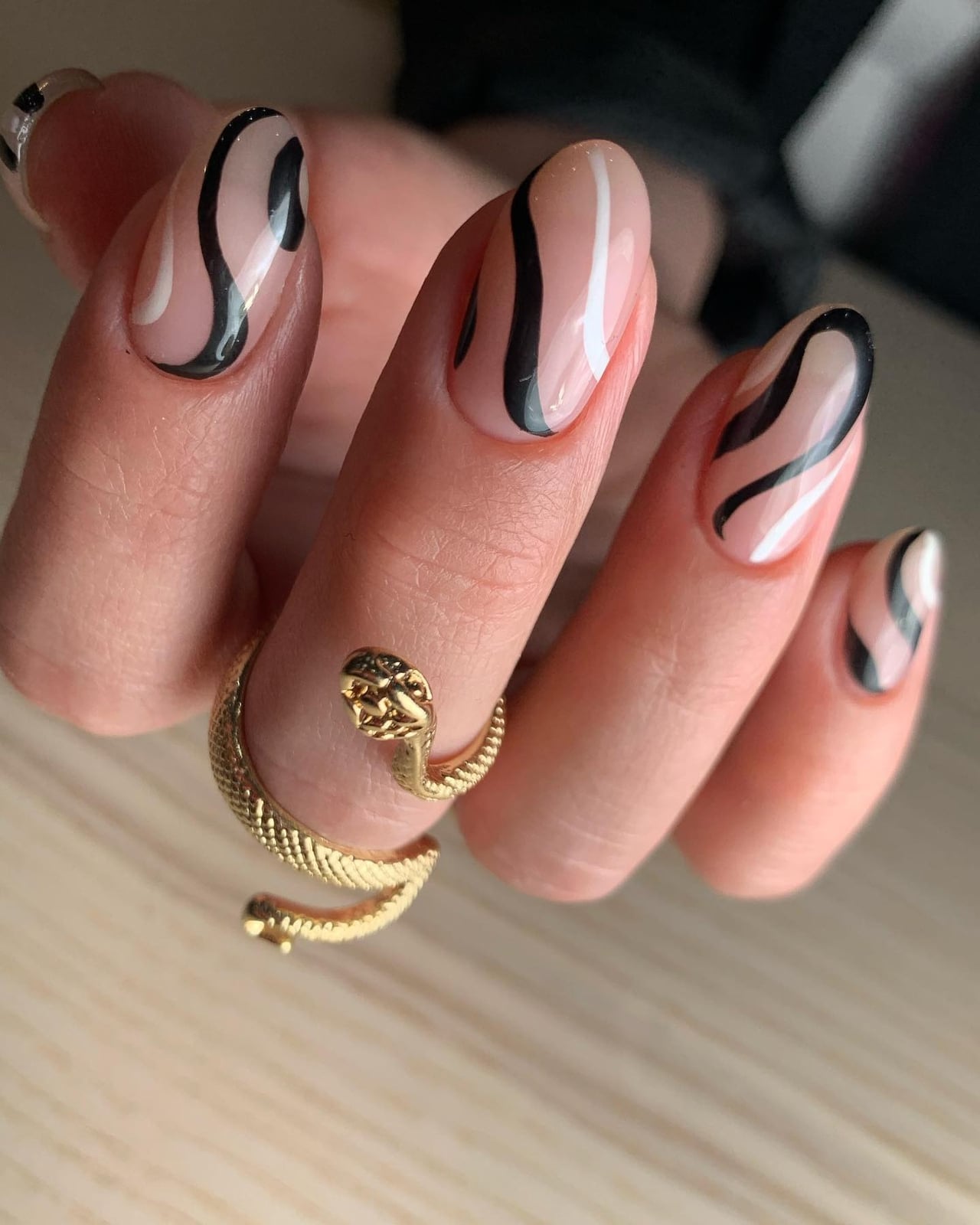 Medium Oval Nude Black White Swirl Nails Medium Oval Nude Black White Swirl Nails — Nail Art