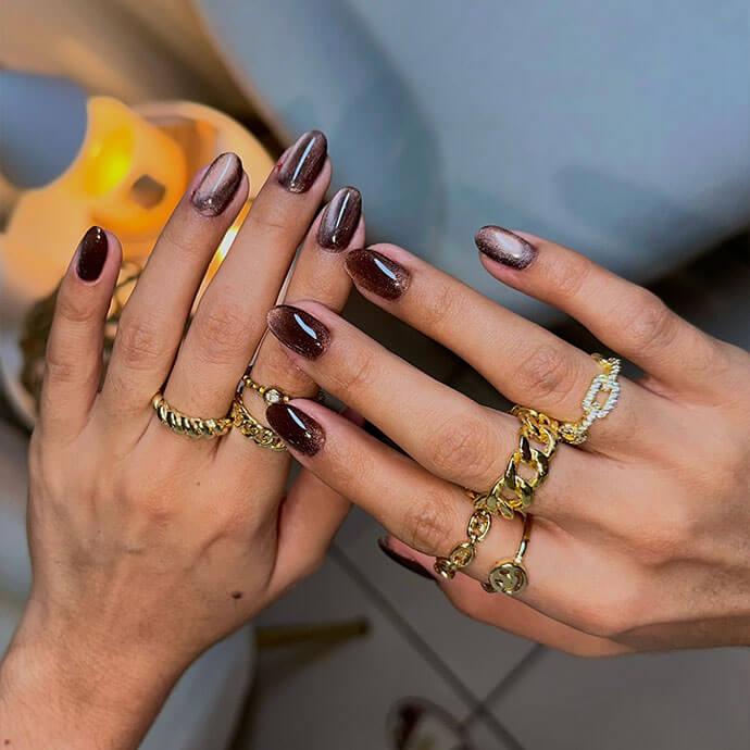 Short Oval Cat-Eye Nails Brown Beige White — Nail Designs