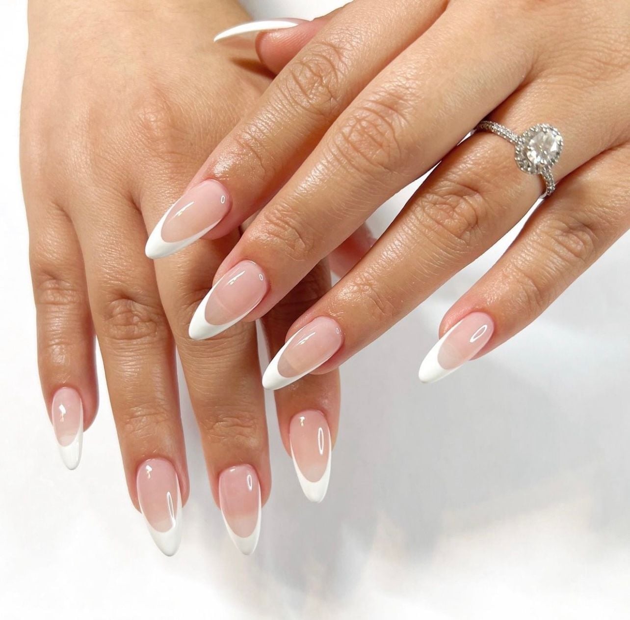 Medium Almond Nude Glitter Pearl Nails, миндалевидные — Nails for Wedding