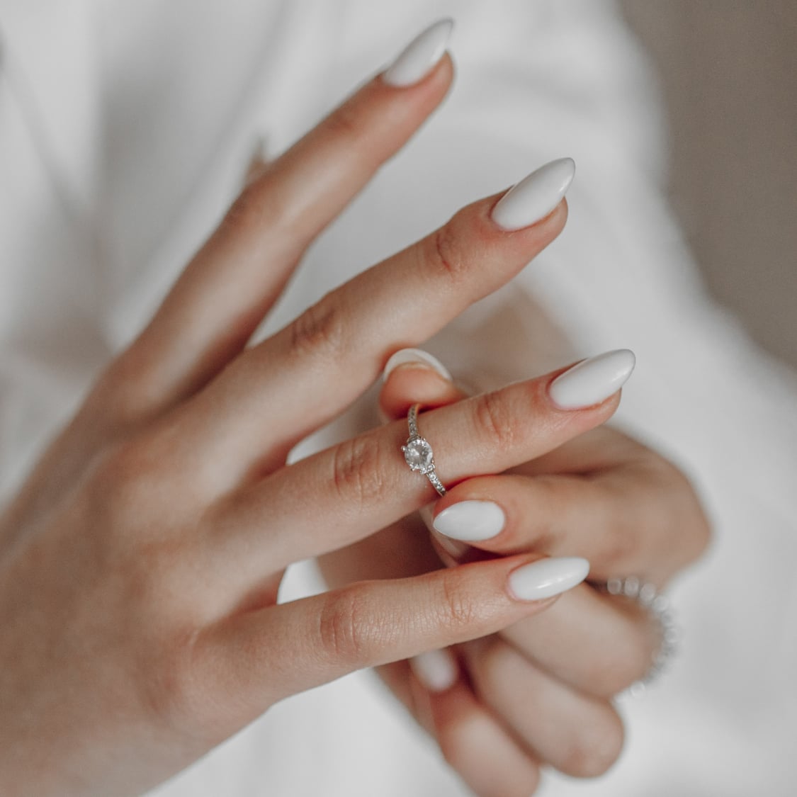 Short Oval Opaque White Glossy Nails — Nails for Wedding
