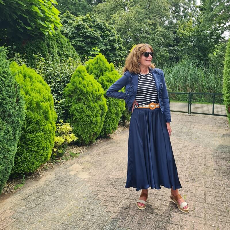Navy Satin Skirt Casual Styling Navy Satin Skirt Casual Styling — Navy Blue Outfits