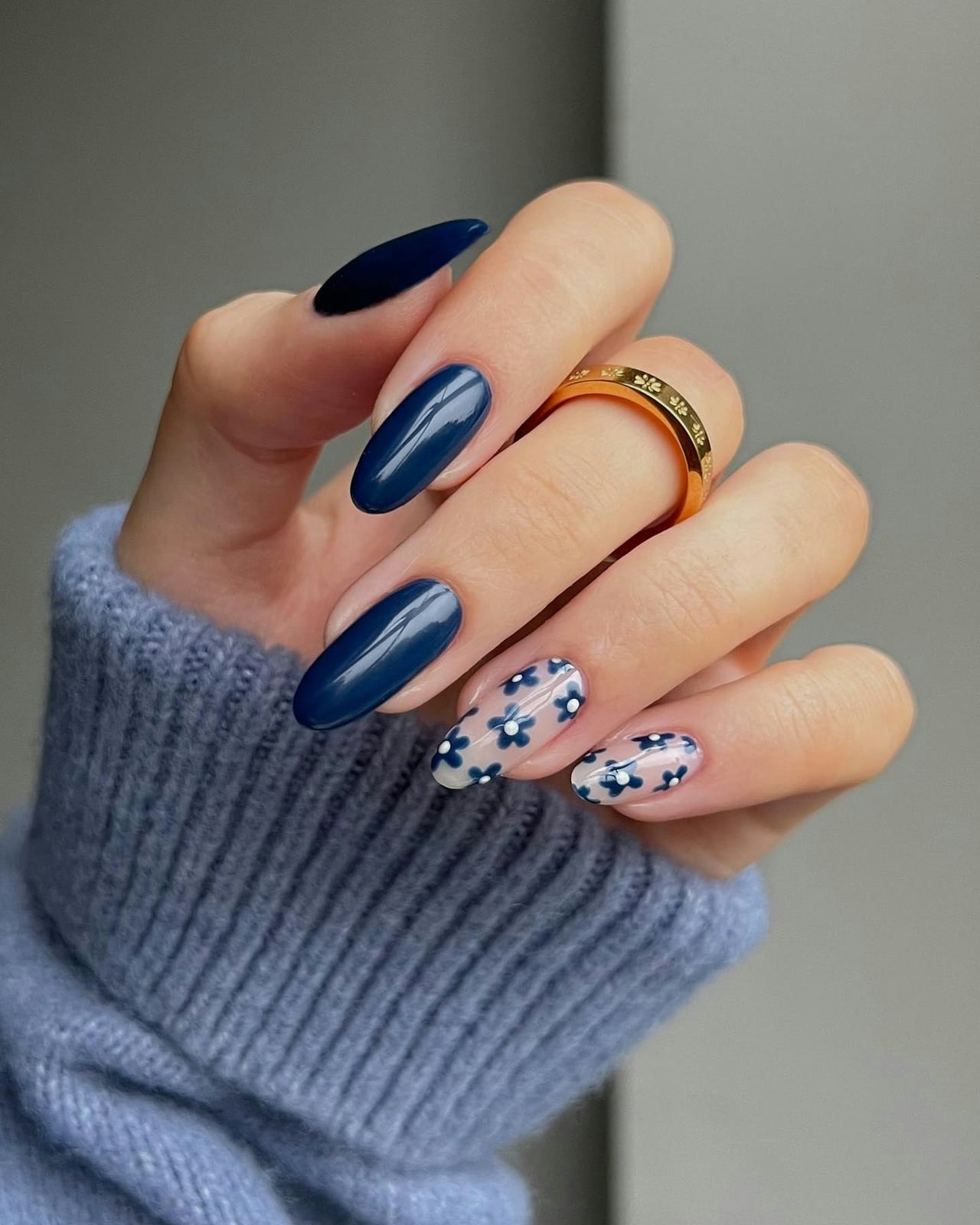 Medium Oval Navy Floral Pattern — Navy Nails