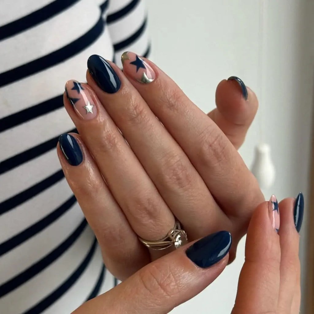 Medium Almond Navy Stars Accent — Navy Nails