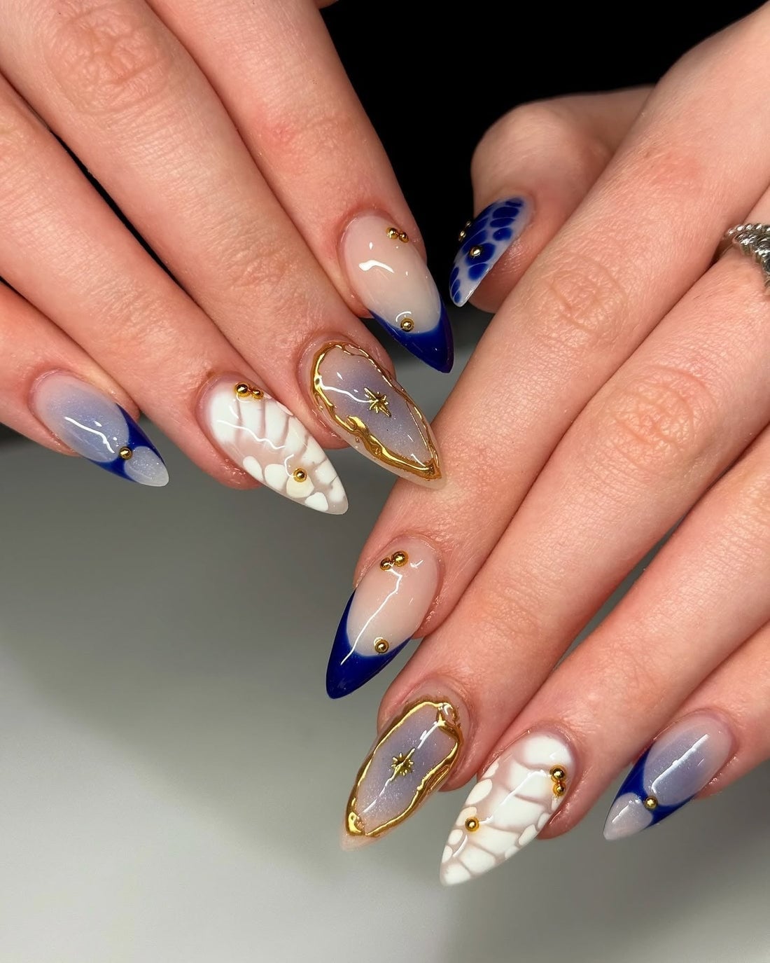 Long Stiletto 3D Floral Navy — Navy Nails