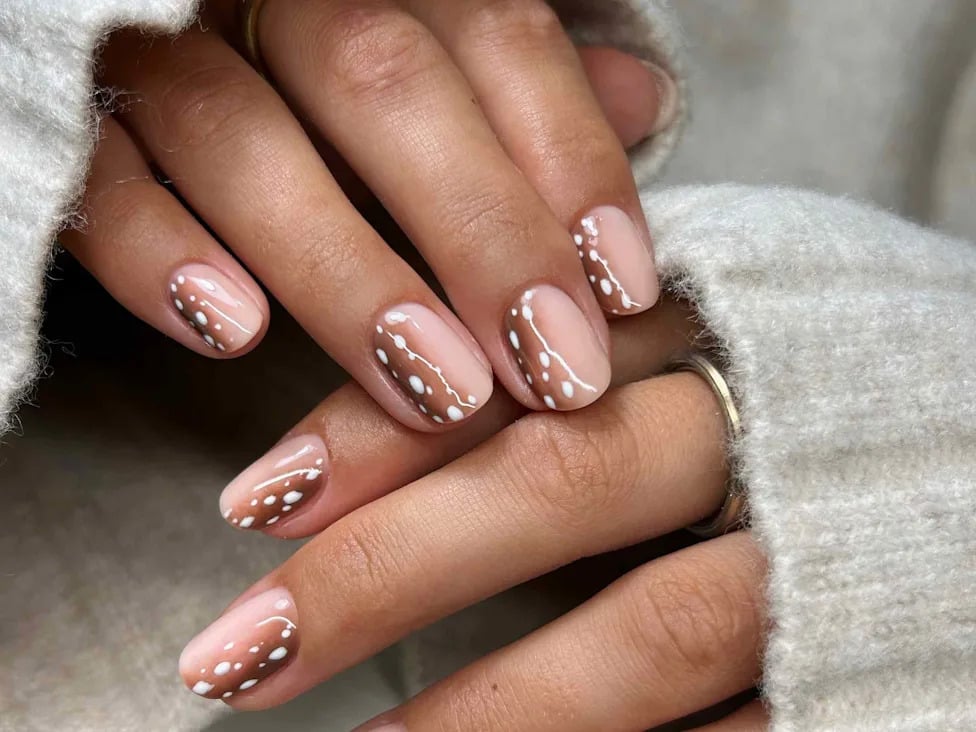 Nude Abstract Art Short Oval Nails — Neutral Nails Colors
