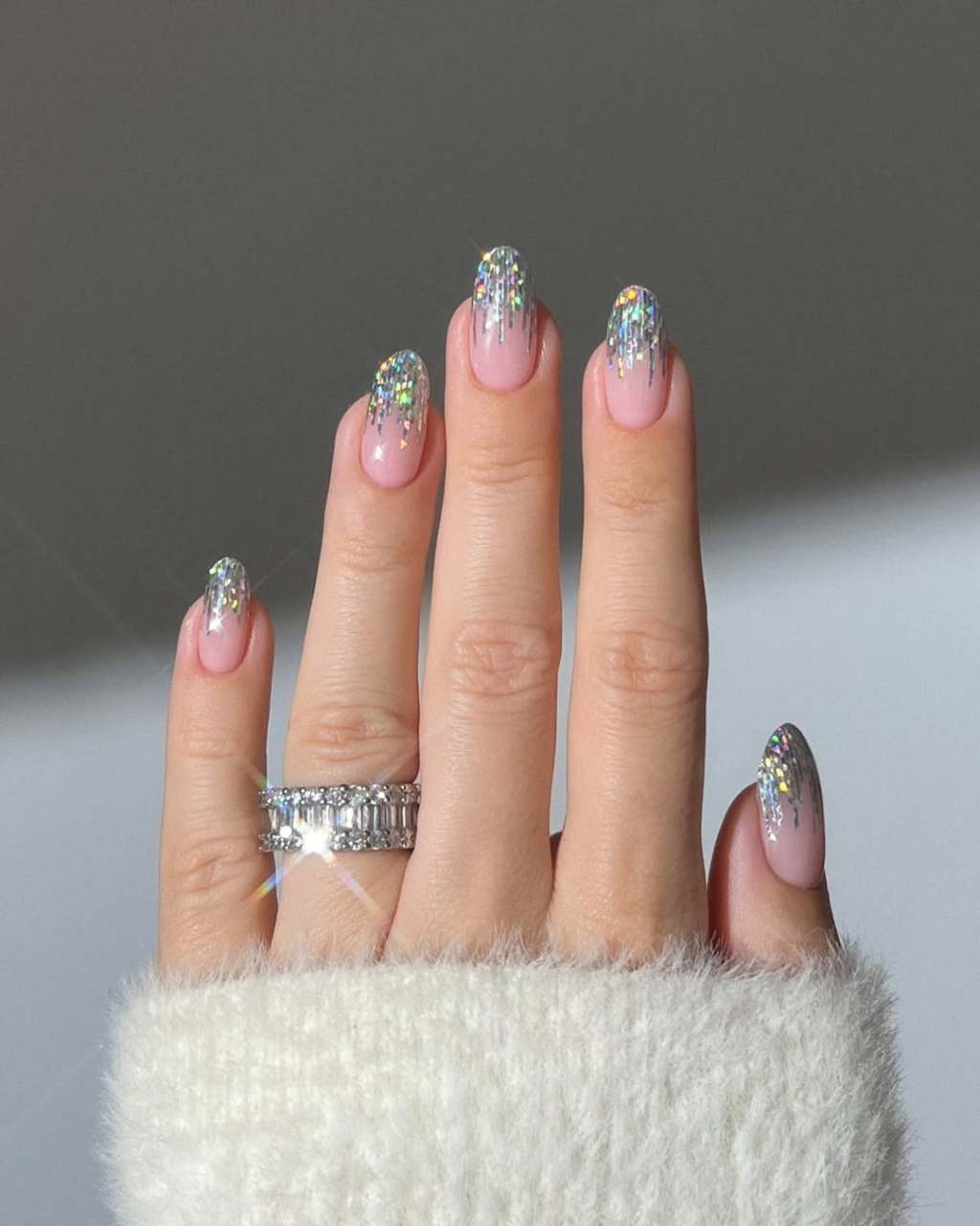Medium Oval Pink Base Ombre Glitter Tips — New Years Eve Nails