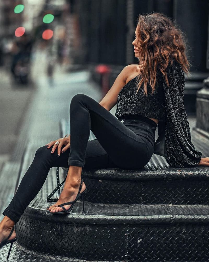 Black Sparkly Top with High-Waisted Skinny Jeans — Night Club Outfit