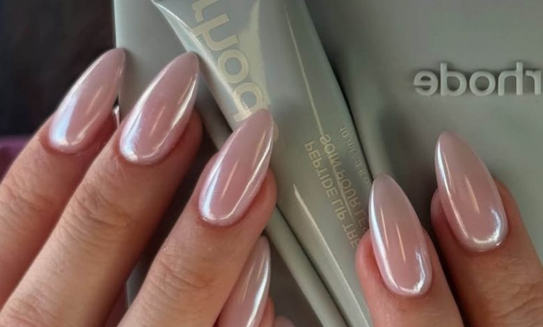 Chrome Nails Are the Ultimate Y2K Beauty Trend — See Photos | Allure