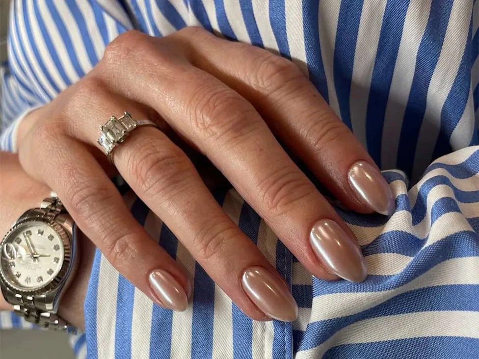 Light Beige Nude Pearlescent Chrome Medium Almond Nails — Nude Chrome Nails