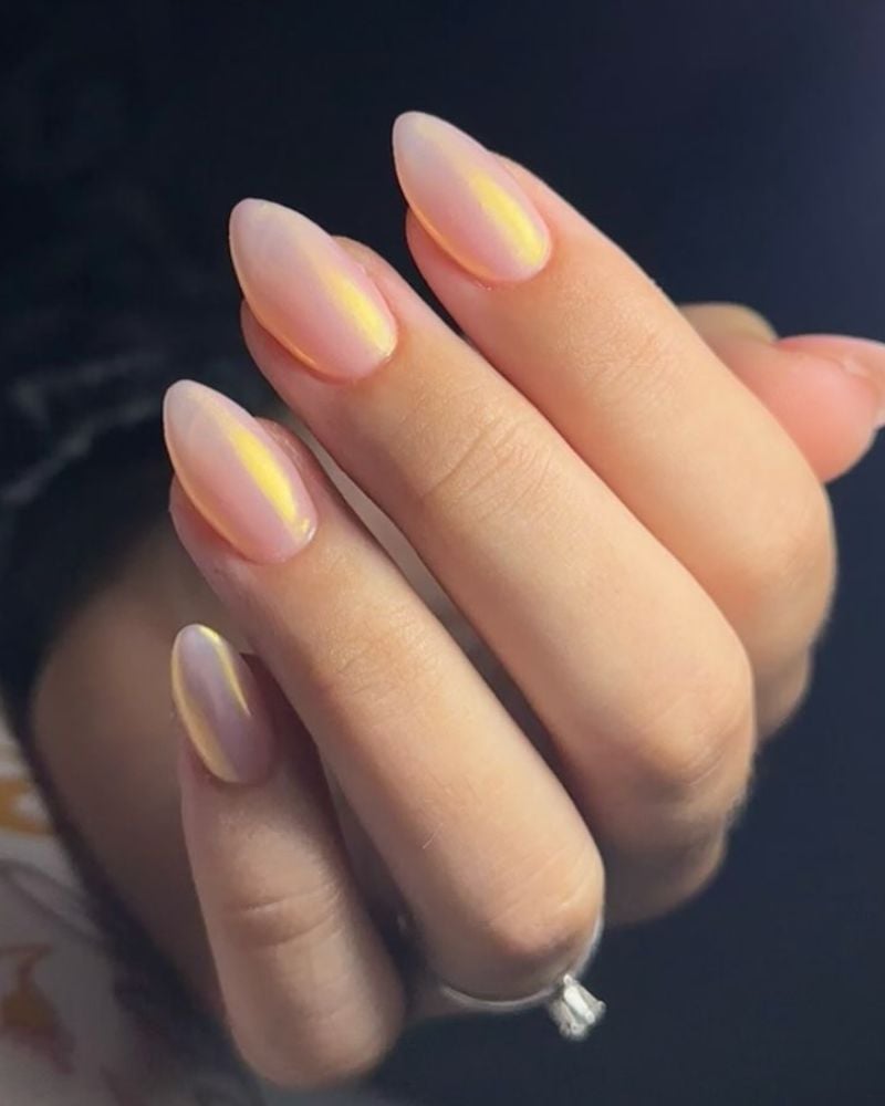Iridescent Yellow-Pink Chrome Short Almond Nails — Nude Chrome Nails