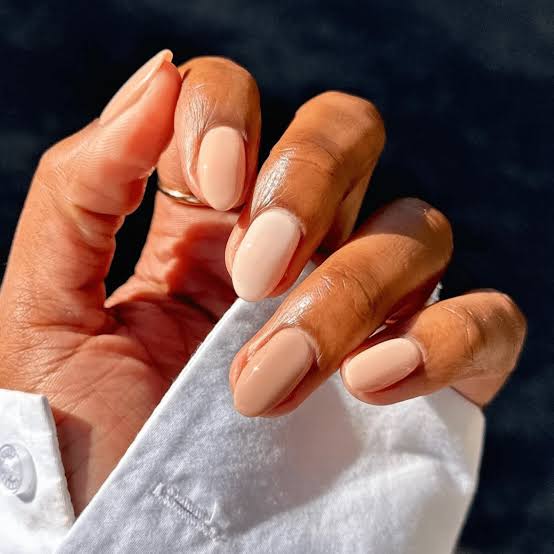Peachy Nude Short Oval Nails — Nude Nails