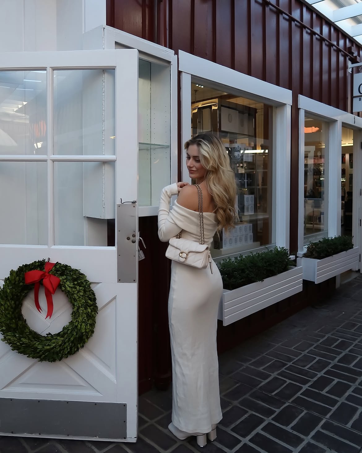 Off-the-Shoulder Cream Gown With Quilted Bag