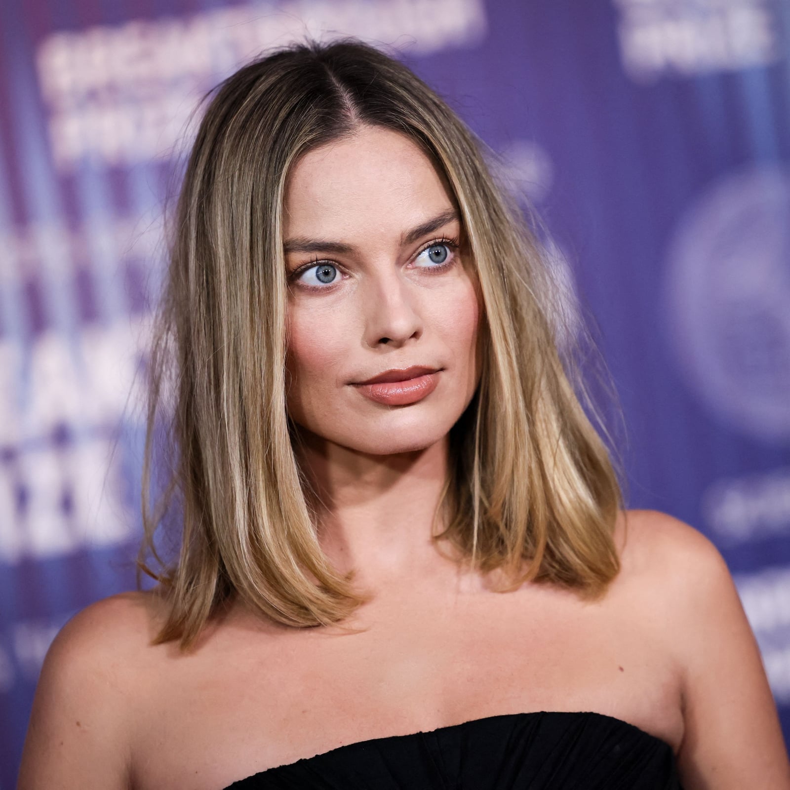 Collarbone Blonde Lob With Natural Texture Collarbone Blonde Lob With Natural Texture — Office Hairstyles